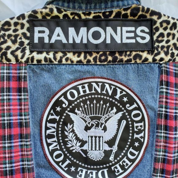 #29❤️ NWT Daydreamer Ramones Denim Boyfriend Jacket - Picture 2 of 6